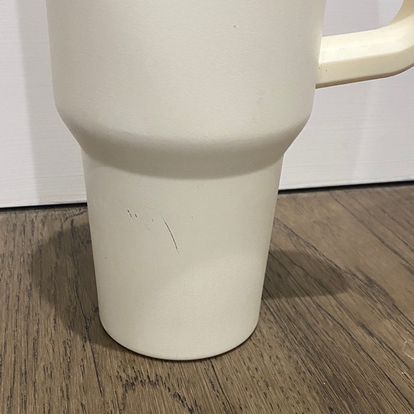 Stanley 40 oz. Quencher H2.0 FlowState Tumbler - Picture 2 of 3